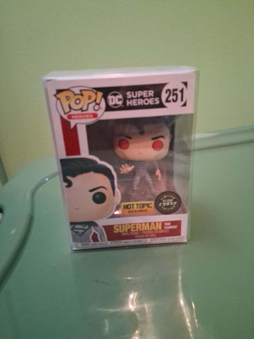 Funko Pop! DC Super Heroes Superman From Flashpoint 251 Hot Topic GITD Chase